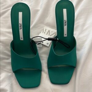 Zara Women's Green Slide Sandals